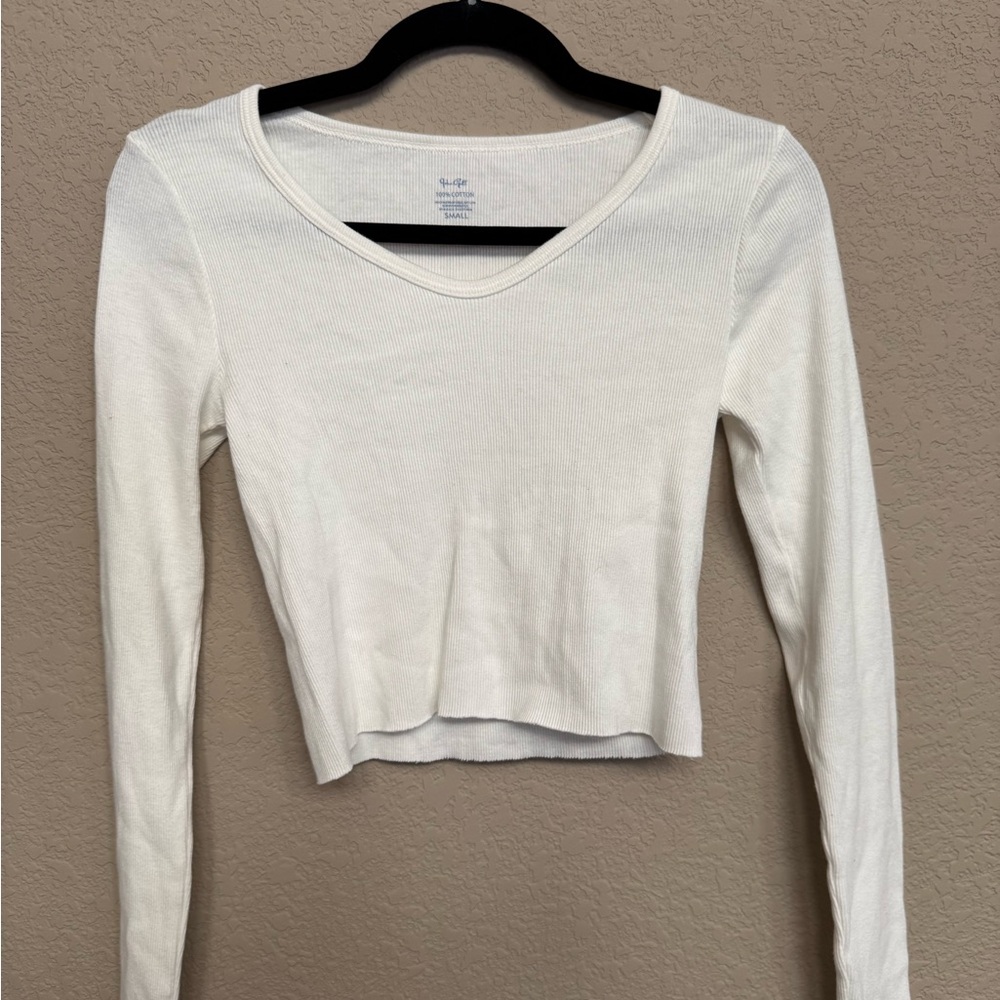 Brandy Melville - Hohn Galt V-neck long sleeve shirt